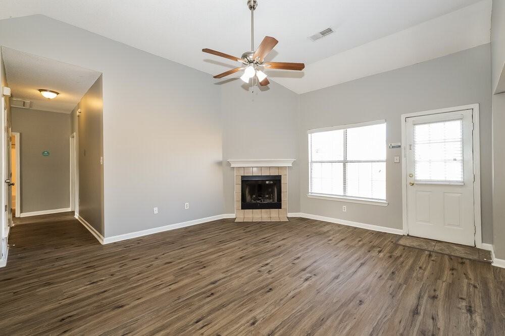 4516 Lindawood Ln - Photo 5 of 16