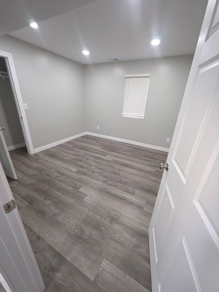 117 W Monroe Ave - Photo 2 of 16