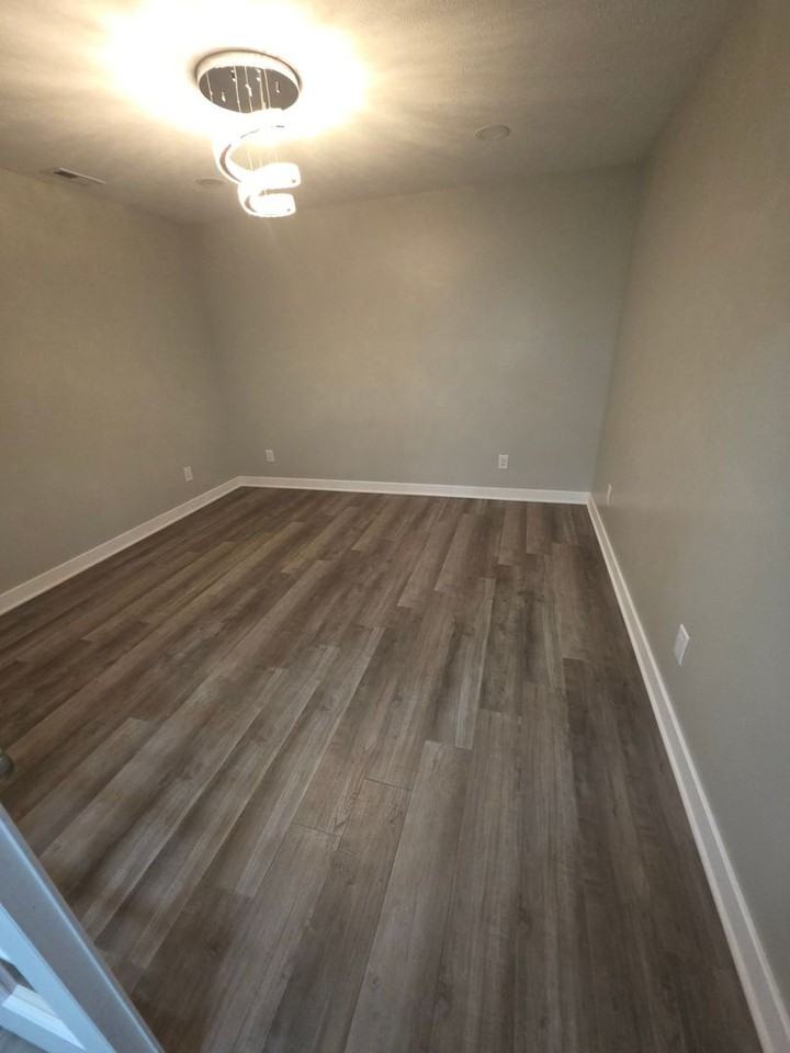 117 W Monroe Ave - Photo 3 of 16