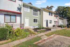 featured image of 18 Wayside Ct