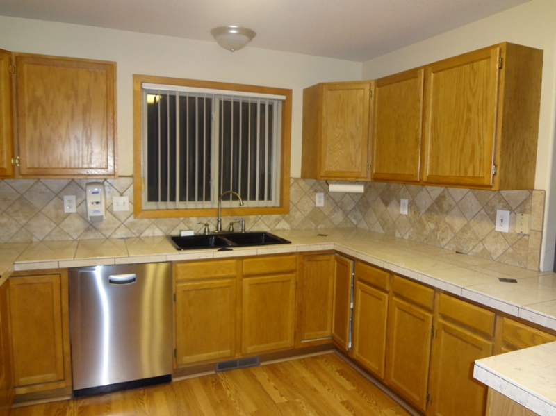 336 E 41st Ct - Photo 5 of 18