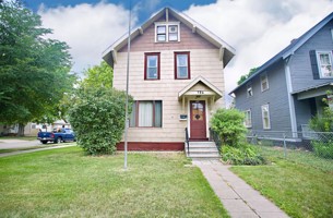 featured image of 724 S 3rd St
