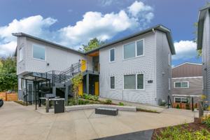 featured image of 3469 Se Gladstone St #208