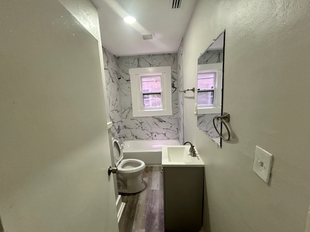 1441 E 14th St - Photo 4 of 41