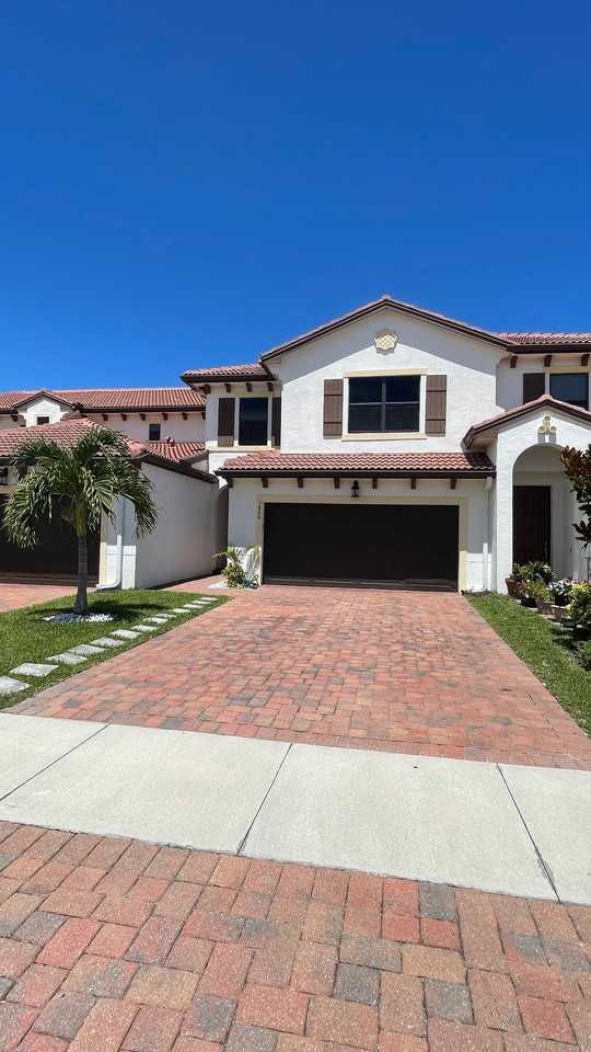 7860 Bristol Cir - Photo 3 of 13