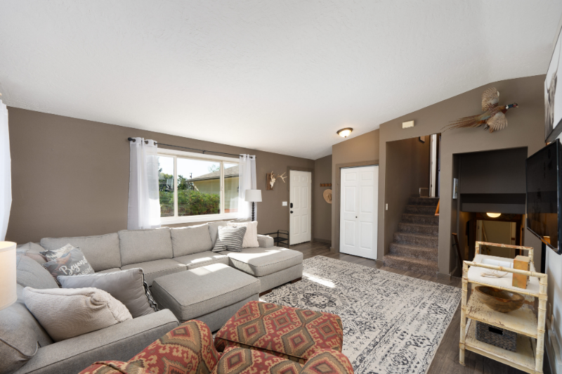 105 N Grogan St - Photo 6 of 19