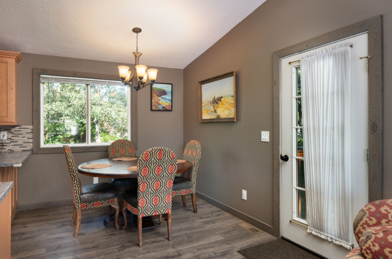 105 N Grogan St - Photo 7 of 19