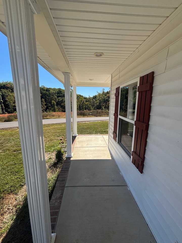 239 Cherokee Dr - Photo 2 of 9