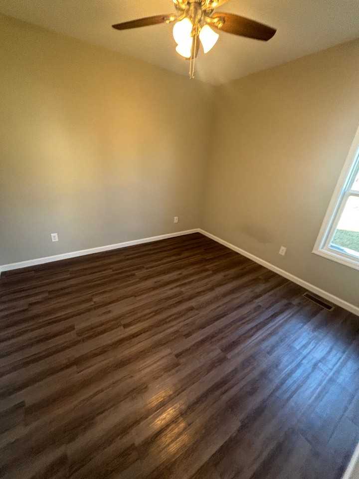 239 Cherokee Dr - Photo 7 of 9