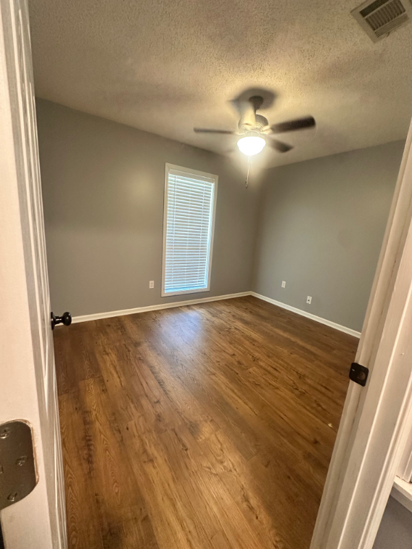 114 Jessica Ln - Photo 6 of 14