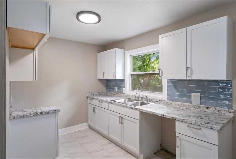 5754 Indiana Ave - Photo 4 of 12