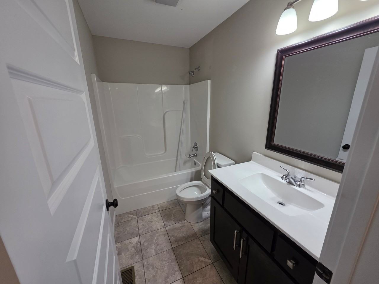 511 Holladay Rd - Photo 3 of 20