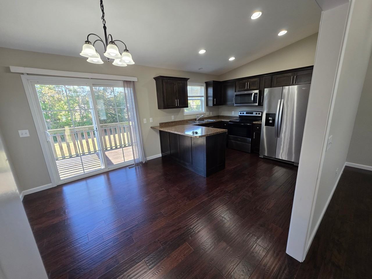 511 Holladay Rd - Photo 5 of 20