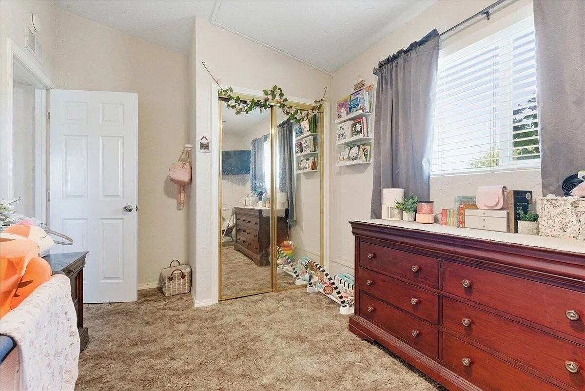 1405 Arthur St - Photo 7 of 17