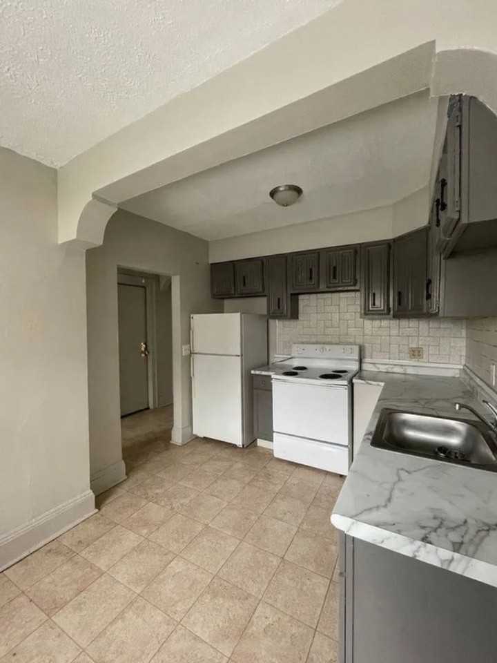 Dale Villa - Photo 5 of 10