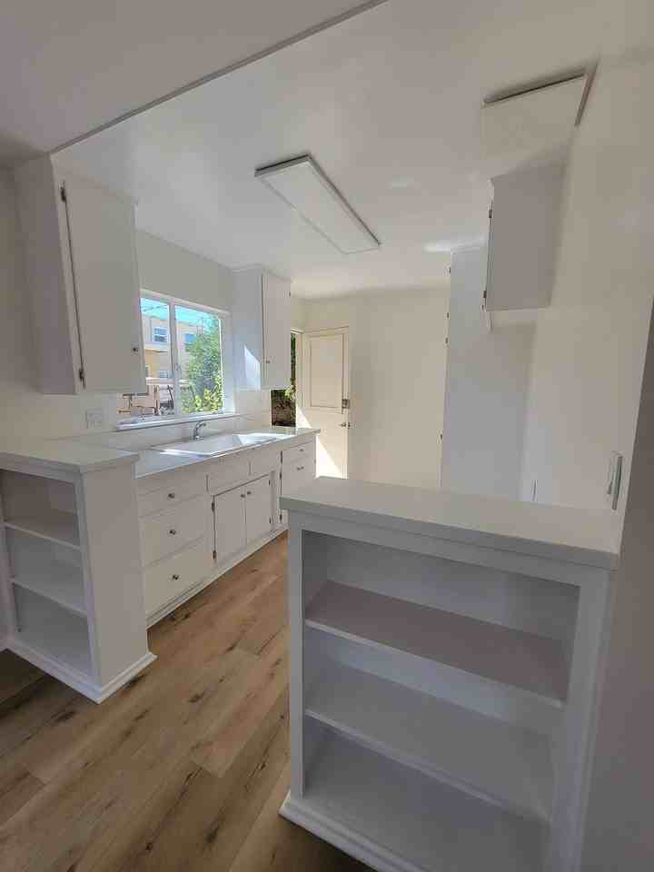 13654 Wyandotte St #654W - Photo 2 of 16