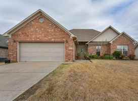 featured image of 1713 White Oak Ln