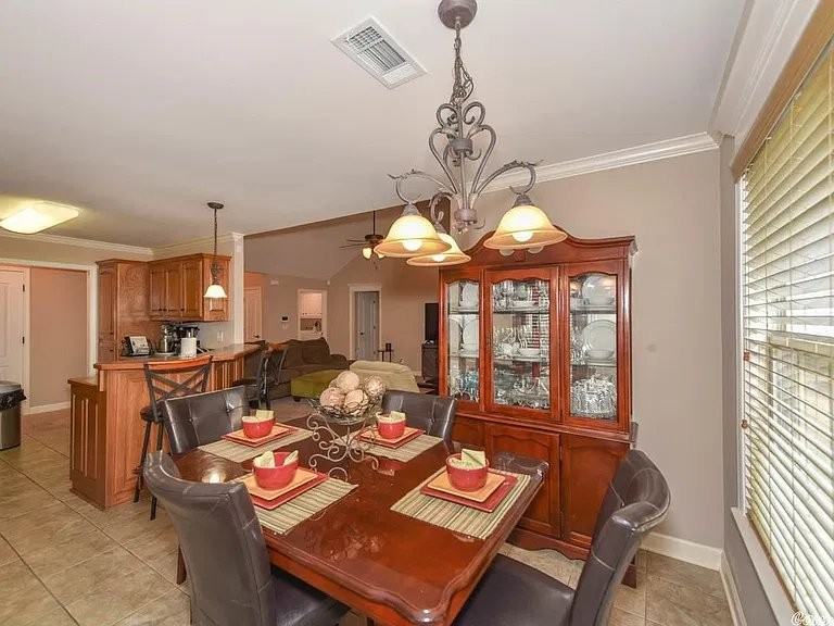 1713 White Oak Ln - Photo 4 of 10