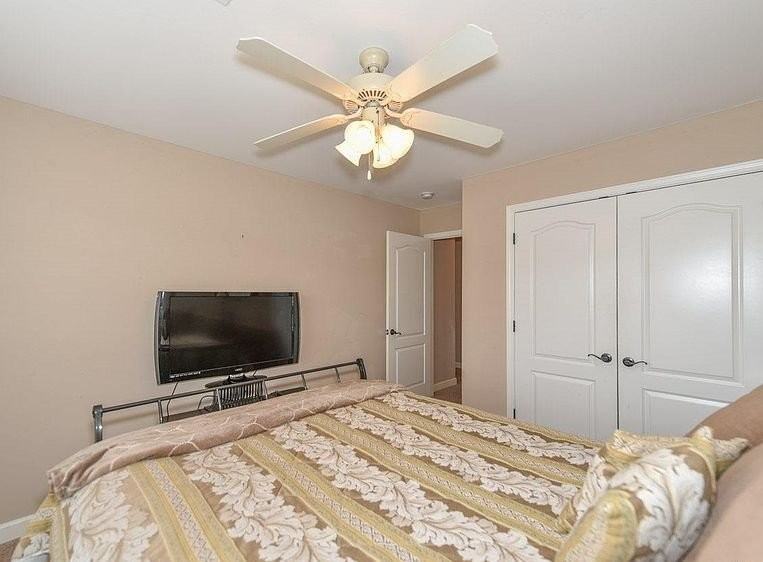 1713 White Oak Ln - Photo 5 of 10