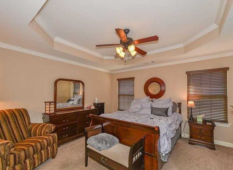 1713 White Oak Ln - Photo 7 of 10