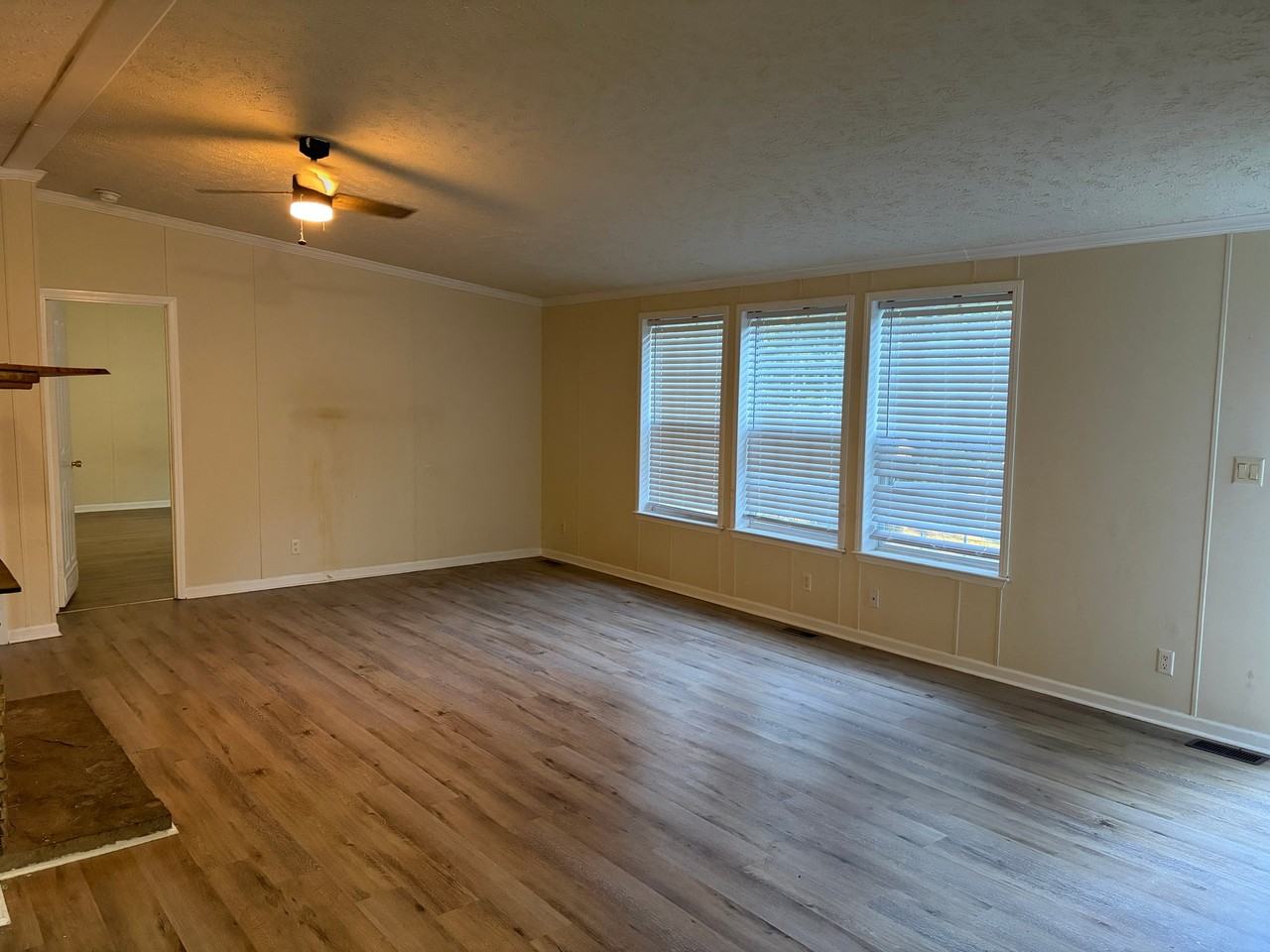 986 Puffenburger Ln - Photo 2 of 9
