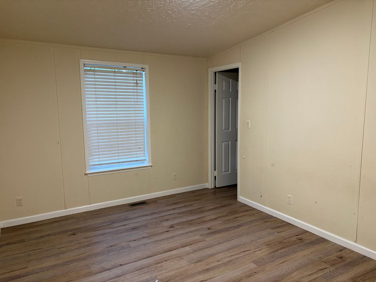 986 Puffenburger Ln - Photo 7 of 9