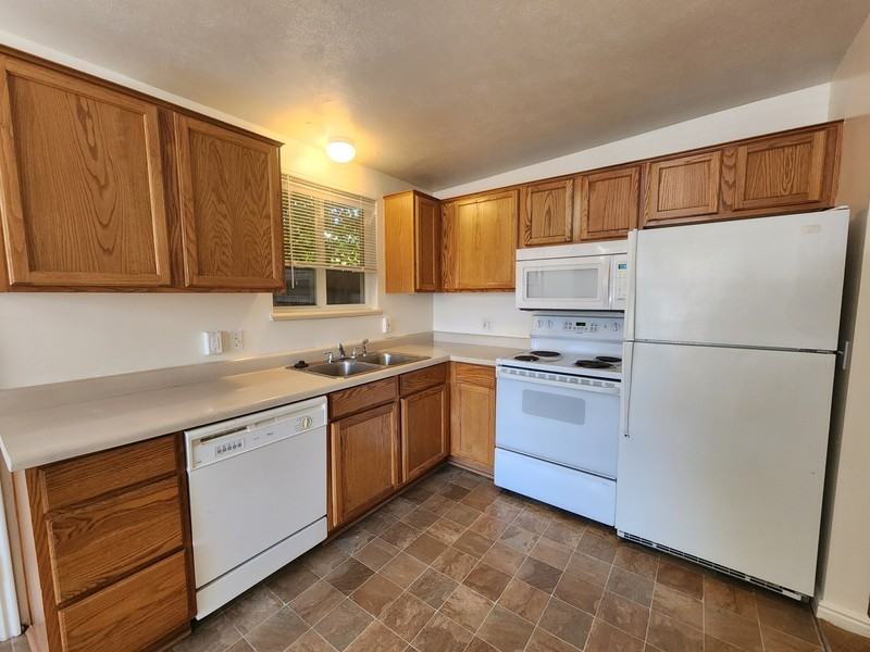 723 S St #1 - Photo 2 of 8
