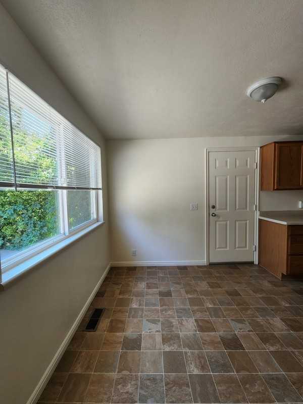 723 S St #1 - Photo 4 of 8