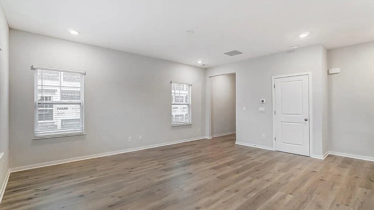 6338 Marinelli Dr S - Photo 3 of 16