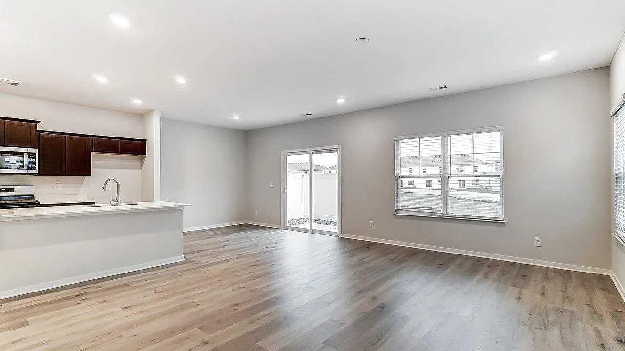 6338 Marinelli Dr S - Photo 5 of 16