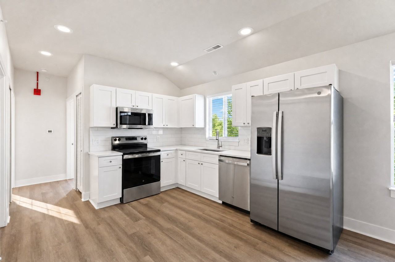 1215 Corporate Dr #333