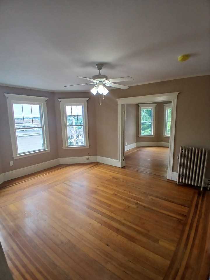 7 Abbott St #3 - Photo 4 of 19