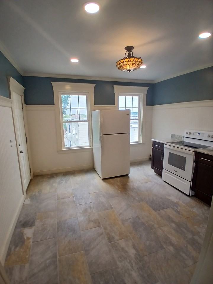 7 Abbott St #3 - Photo 5 of 19