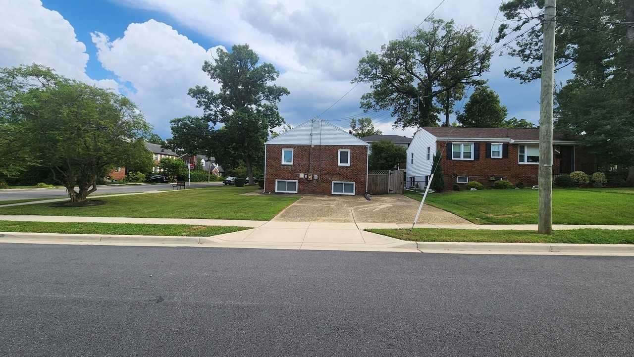 3122 Cheverly Ave - Photo 2 of 20