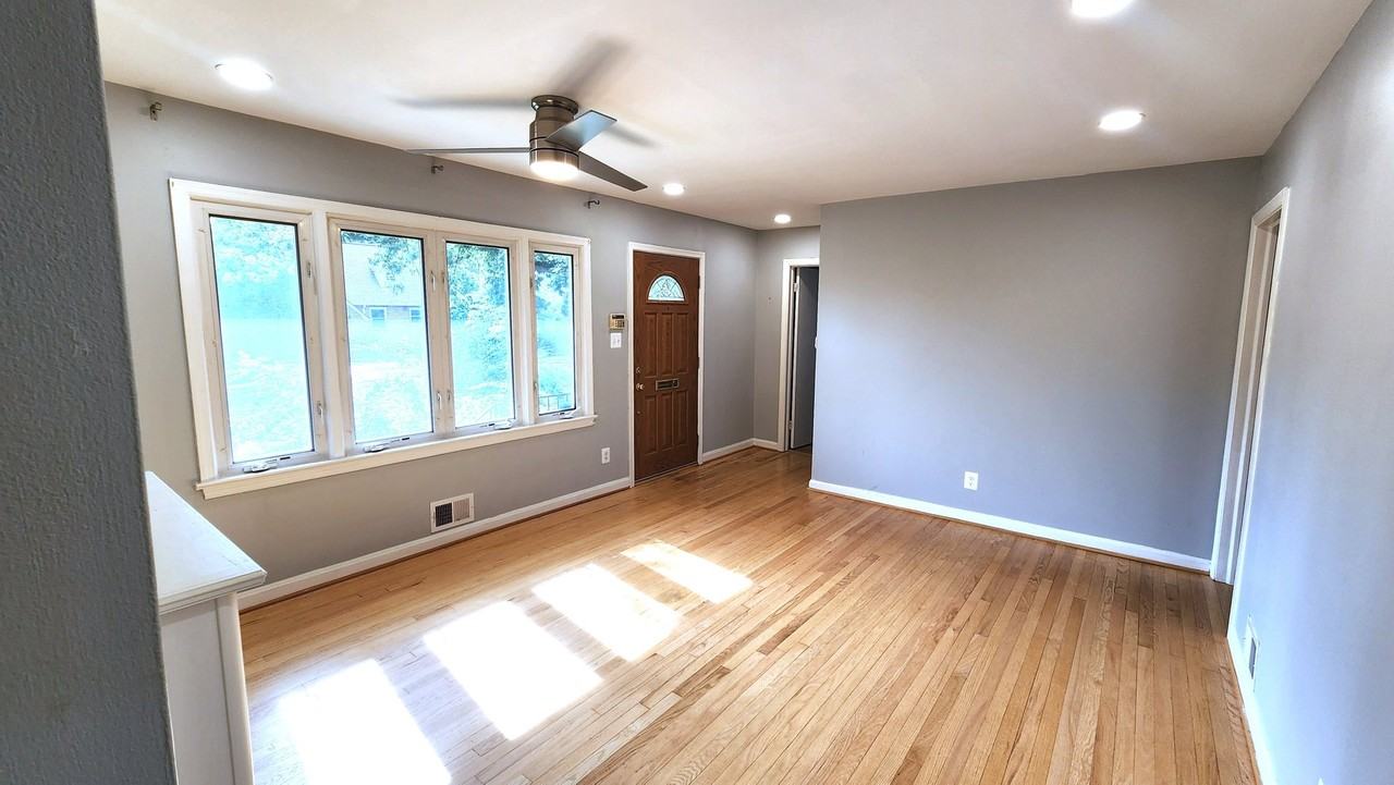 3122 Cheverly Ave - Photo 5 of 20