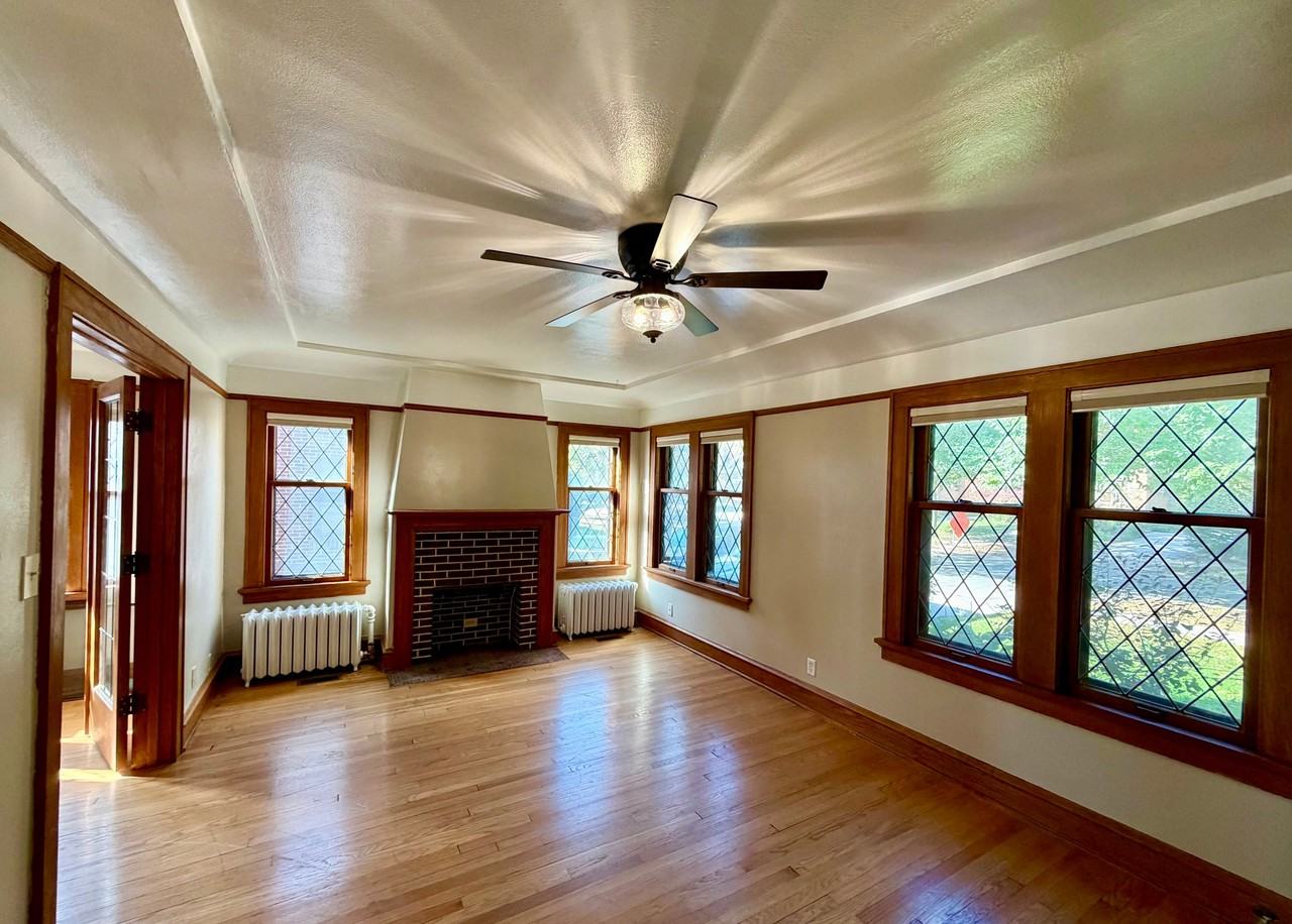 1907 E Wood Pl #1907 - Photo 2 of 11