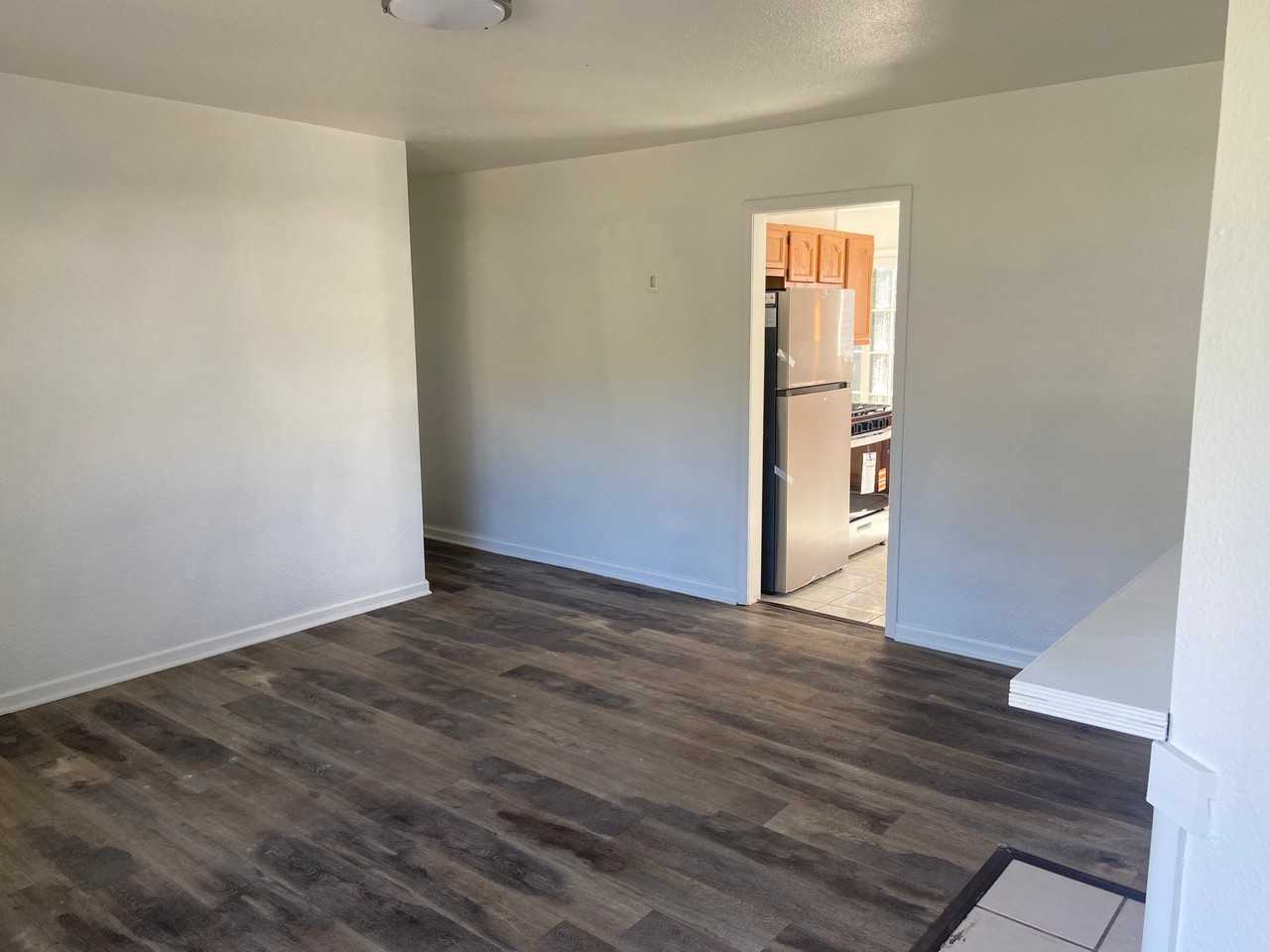 115 W Almond Dr - Photo 2 of 12