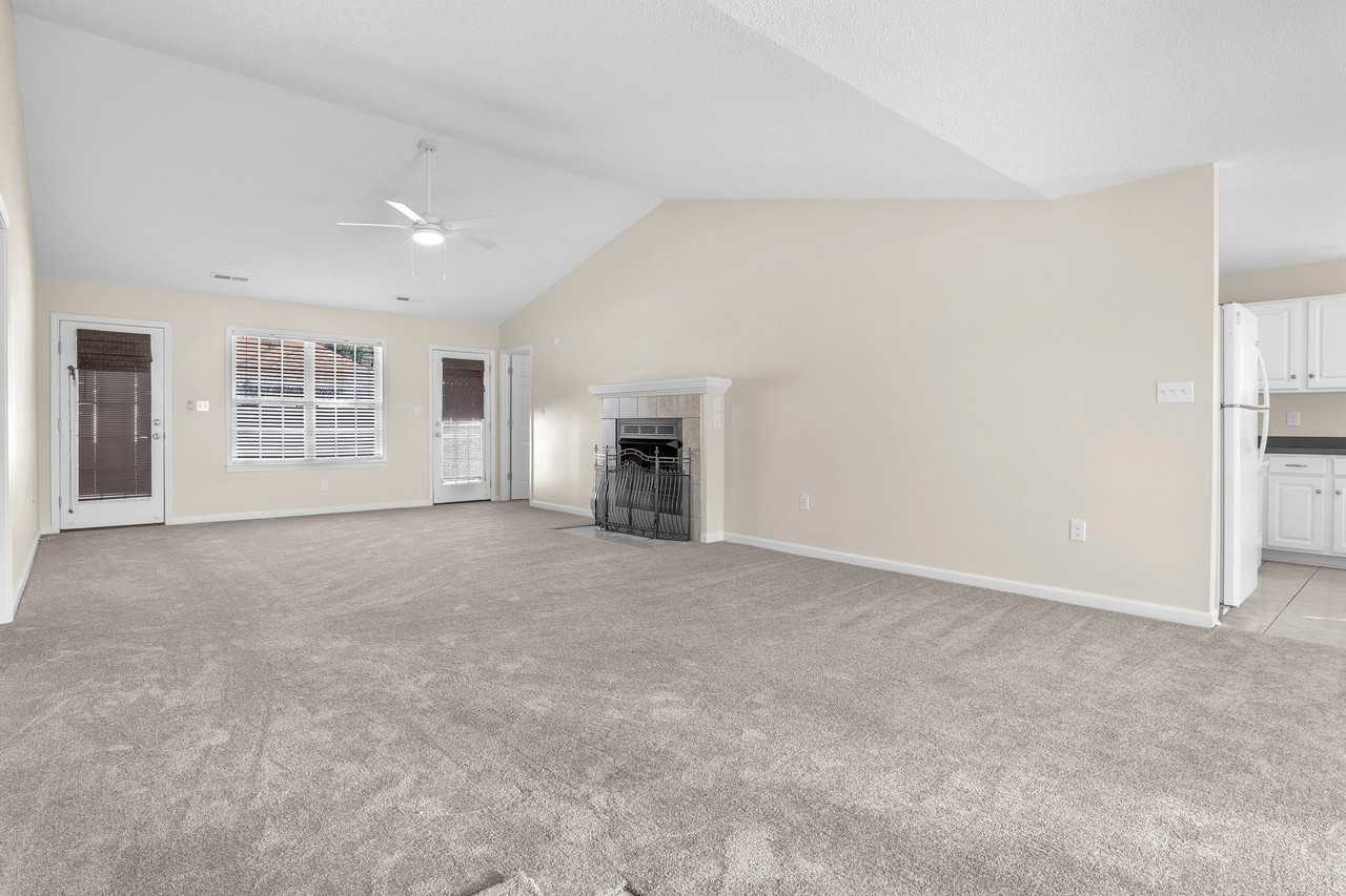 140 Ashworth Dr - Photo 2 of 19