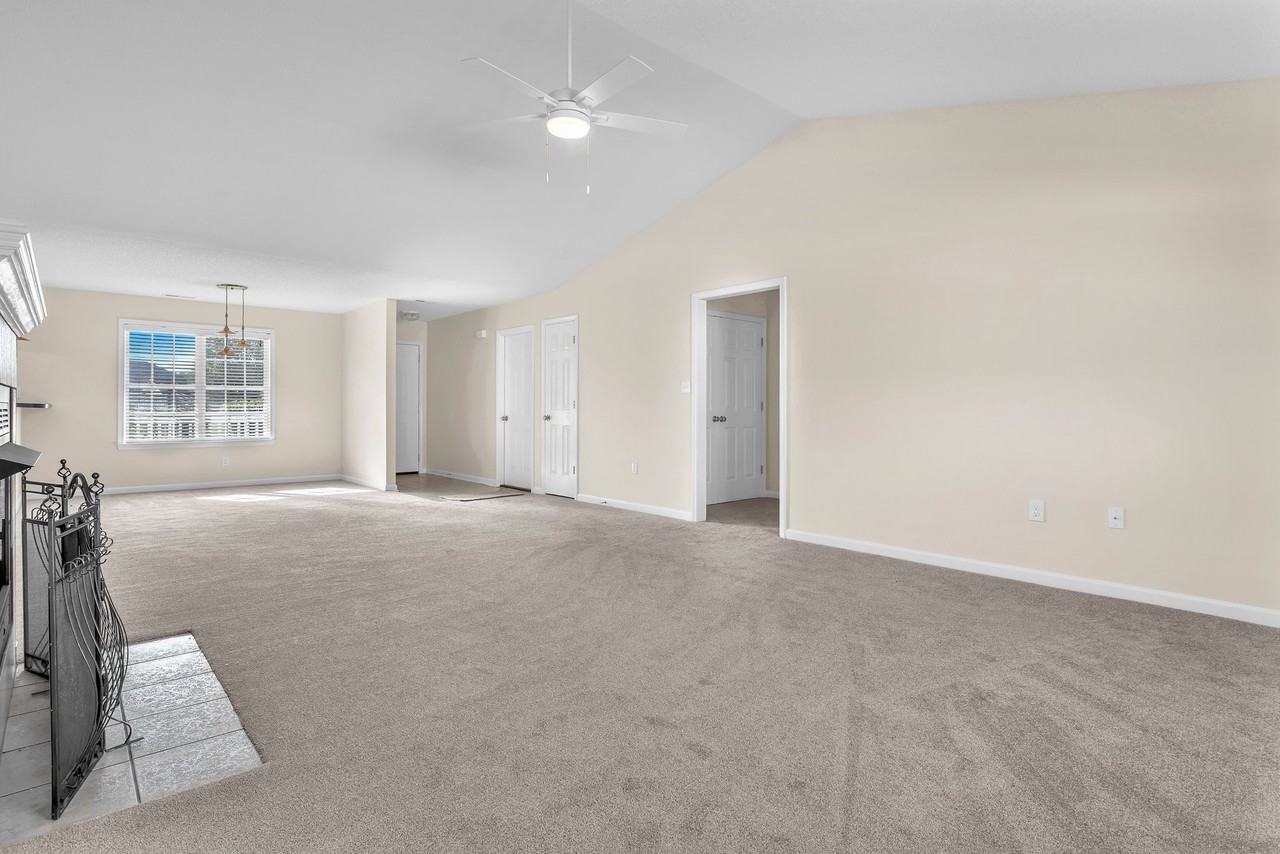 140 Ashworth Dr - Photo 3 of 19