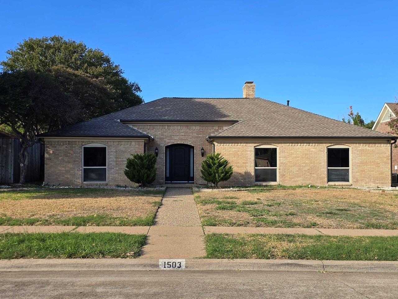 1503 Flintwood Dr - Photo 2 of 25
