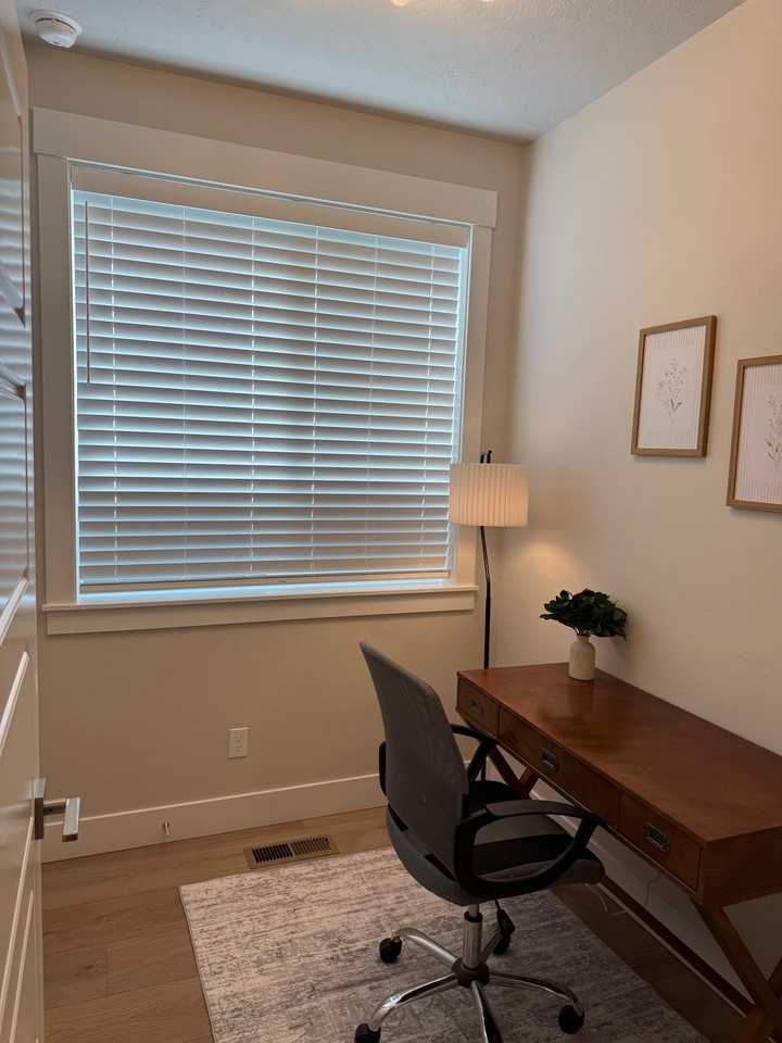 465 E Chevy Dr - Photo 3 of 14
