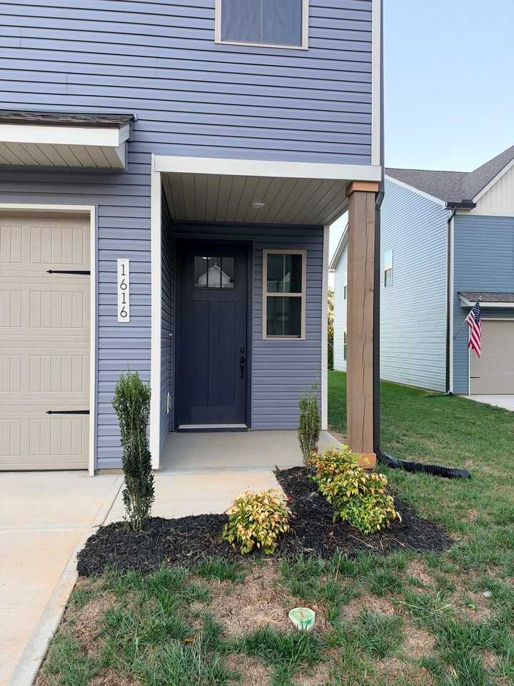 1616 Bennett Village Dr - Photo 2 of 25