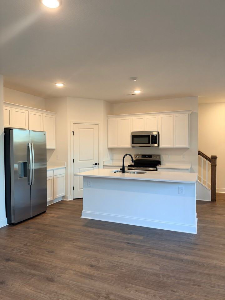 1616 Bennett Village Dr - Photo 6 of 25