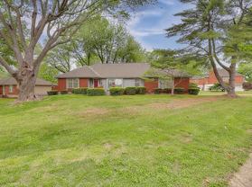 301 Sw Sunrise Dr - Photo 1 of 1