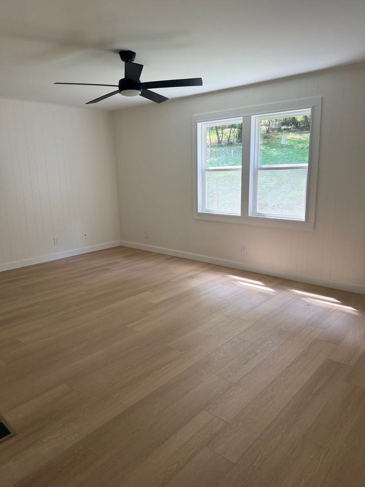 748 47th Way S - Photo 4 of 7