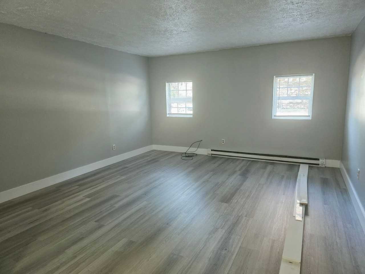 310 Division St - Photo 2 of 17