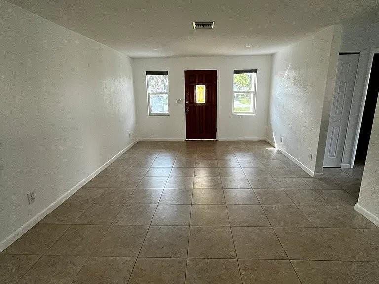 1026 3rd St - Photo 6 of 8