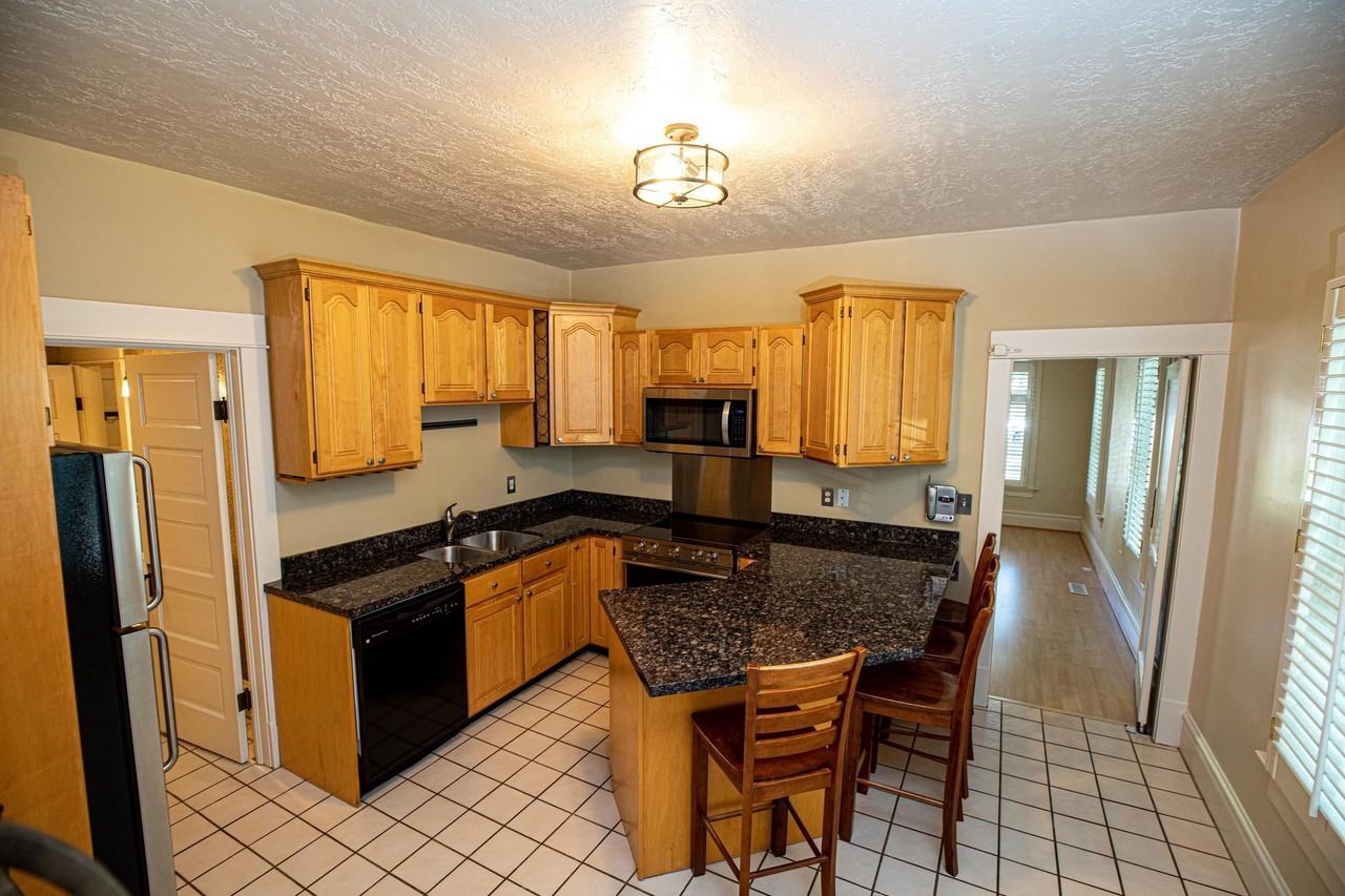 920 S Mcclelland St - Photo 2 of 2