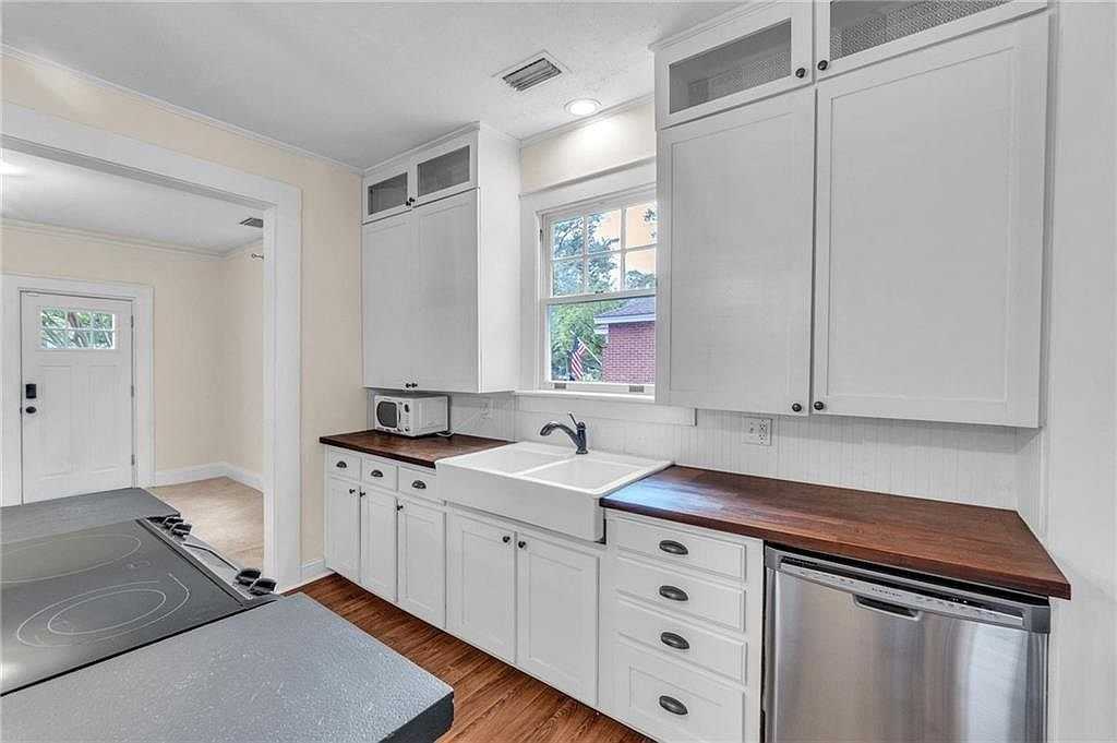 805 S Manning St - Photo 7 of 15