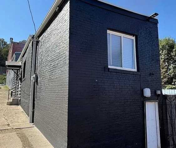 558 S 12th St - Photo 2 of 6